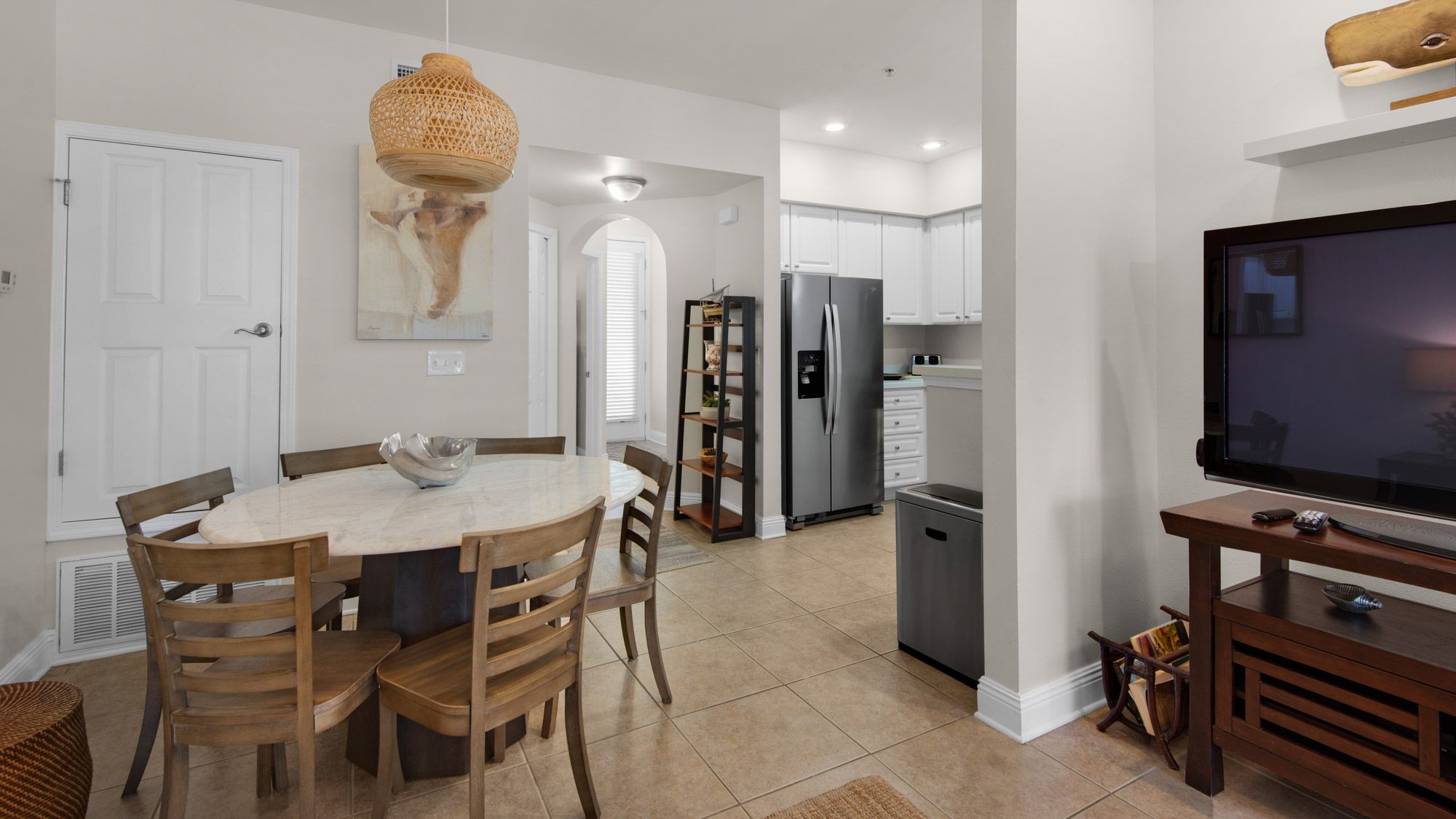 Village Blue Mountain 626 - Dining into Kitchen