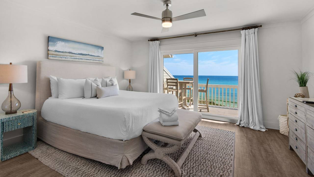 Seashadows Townhomes 4 - Master Bedroom w/ King bed and direct b Seashadows Townhomes 4 - Master Bedroom w/ King bed and direct b