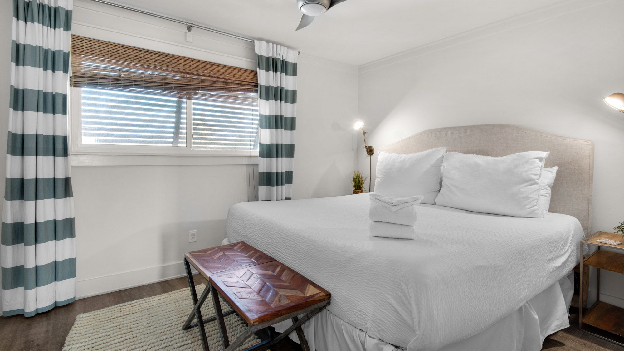 Seashadows Townhomes 4 - Guest  Bedroom w/ King bed