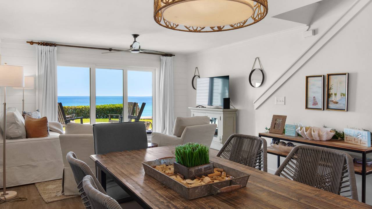 Seashadows Townhomes 4 - Dining into living area w/ Gulf views Seashadows Townhomes 4 - Dining into living area w/ Gulf views