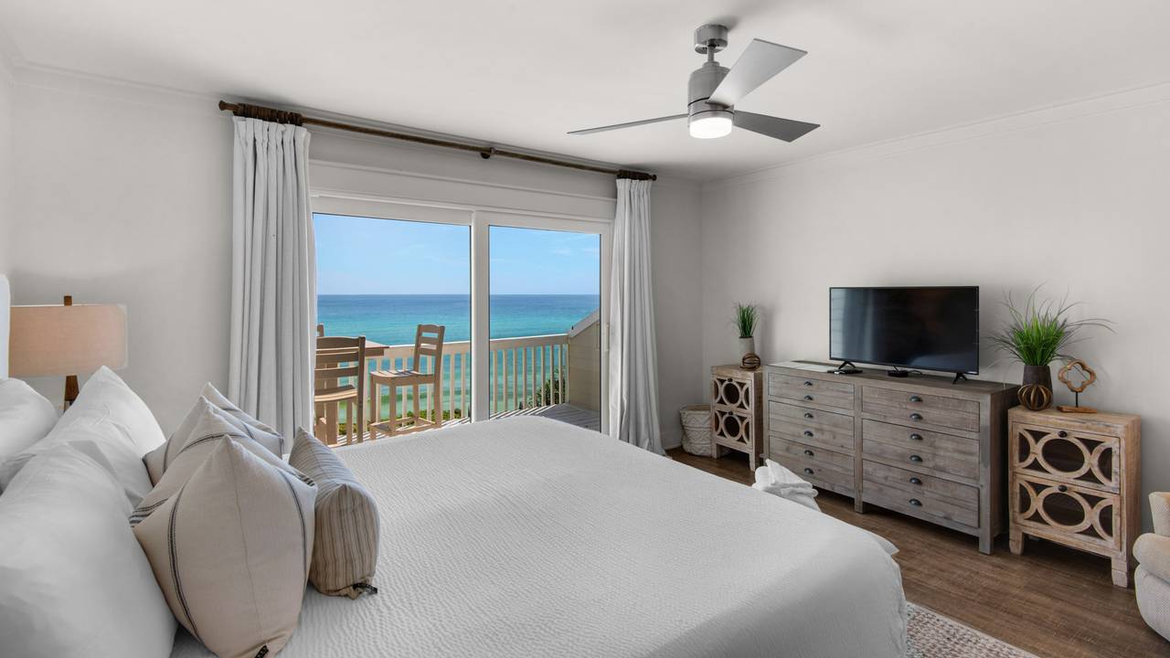 Seashadows Townhomes 4 - Master Bedroom w/ King bed and direct b Seashadows Townhomes 4 - Master Bedroom w/ King bed and direct b
