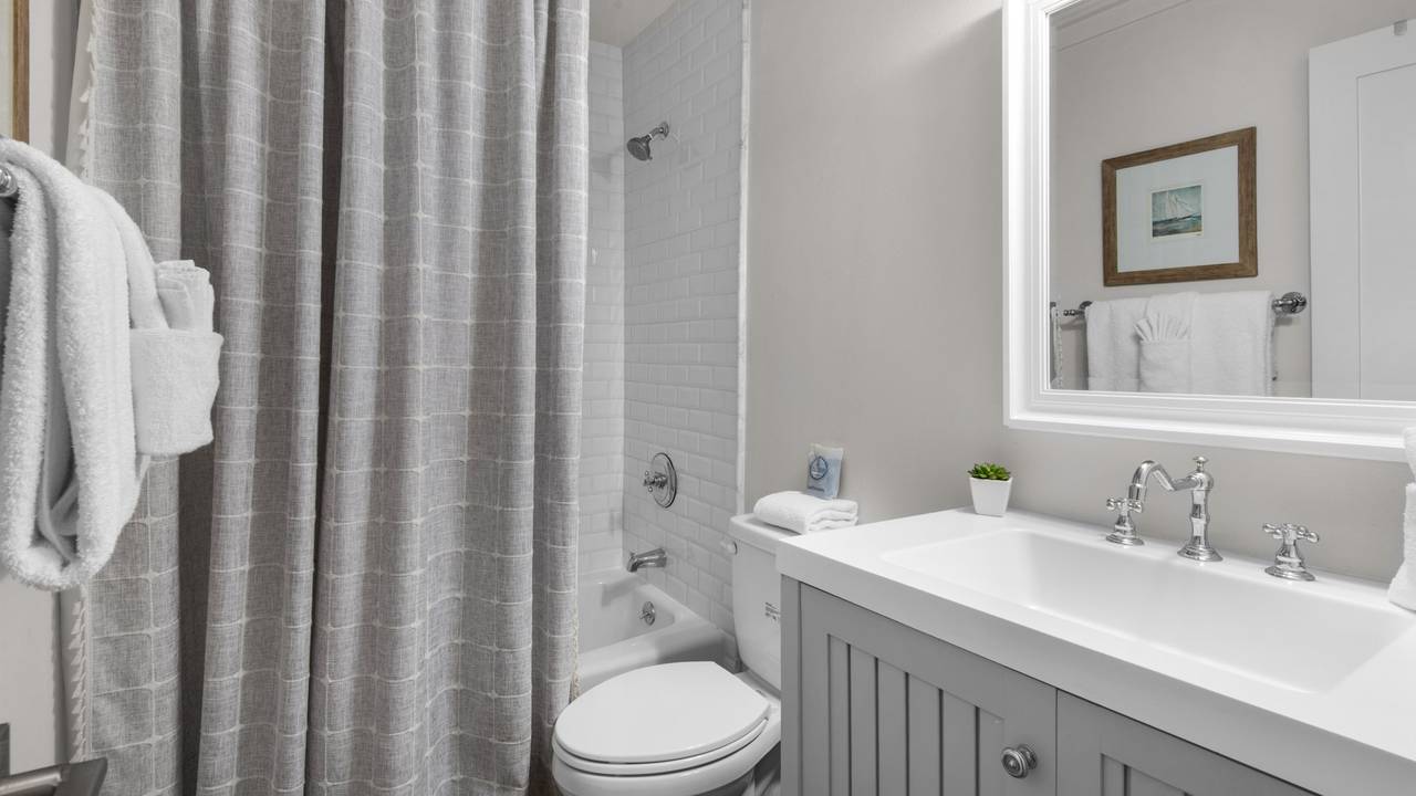 Seashadows Townhomes 4 - Hallway Bathroom Seashadows Townhomes 4 - Hallway Bathroom