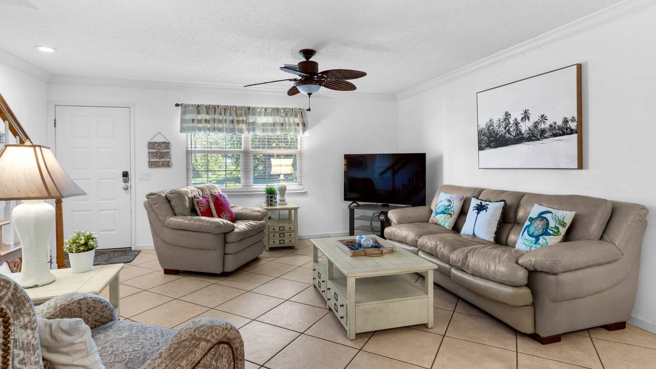 Woodland Shores 11 - Living Area Woodland Shores 11 - Living Area