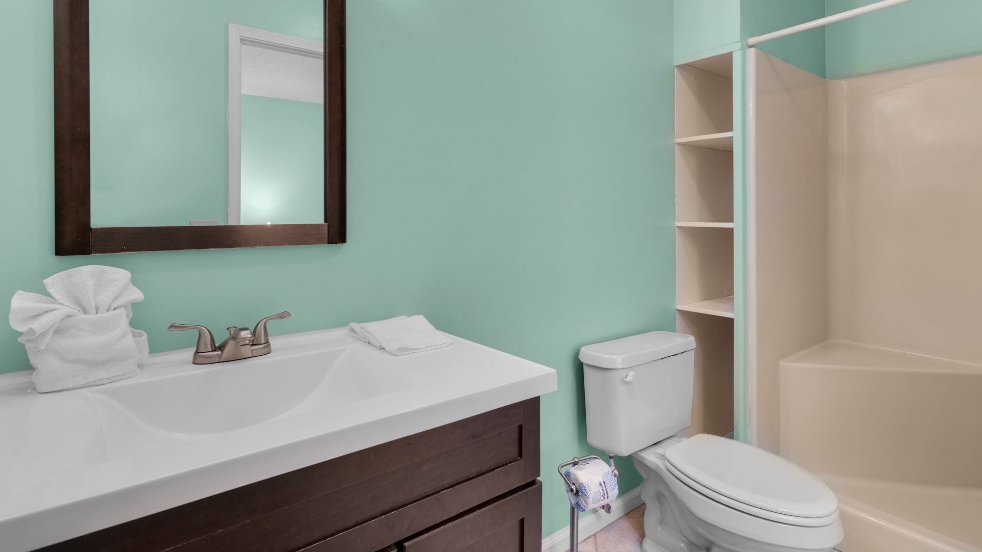 Woodland Shores 11 - Private Bathroom