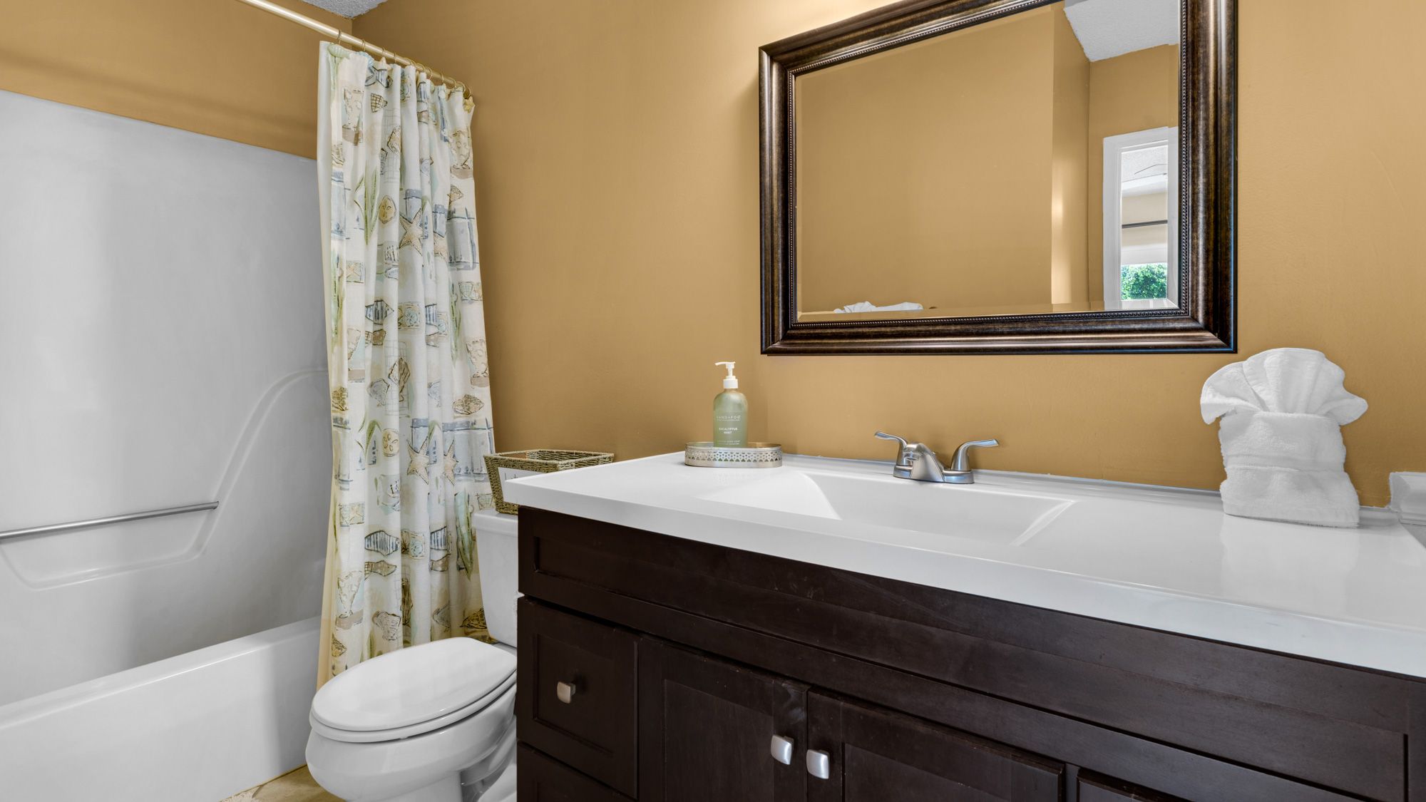 Woodland Shores 11 - Private Bathroom