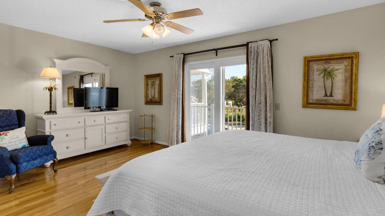 Woodland Shores 11 - Bedroom 1 Woodland Shores 11 - Bedroom 1