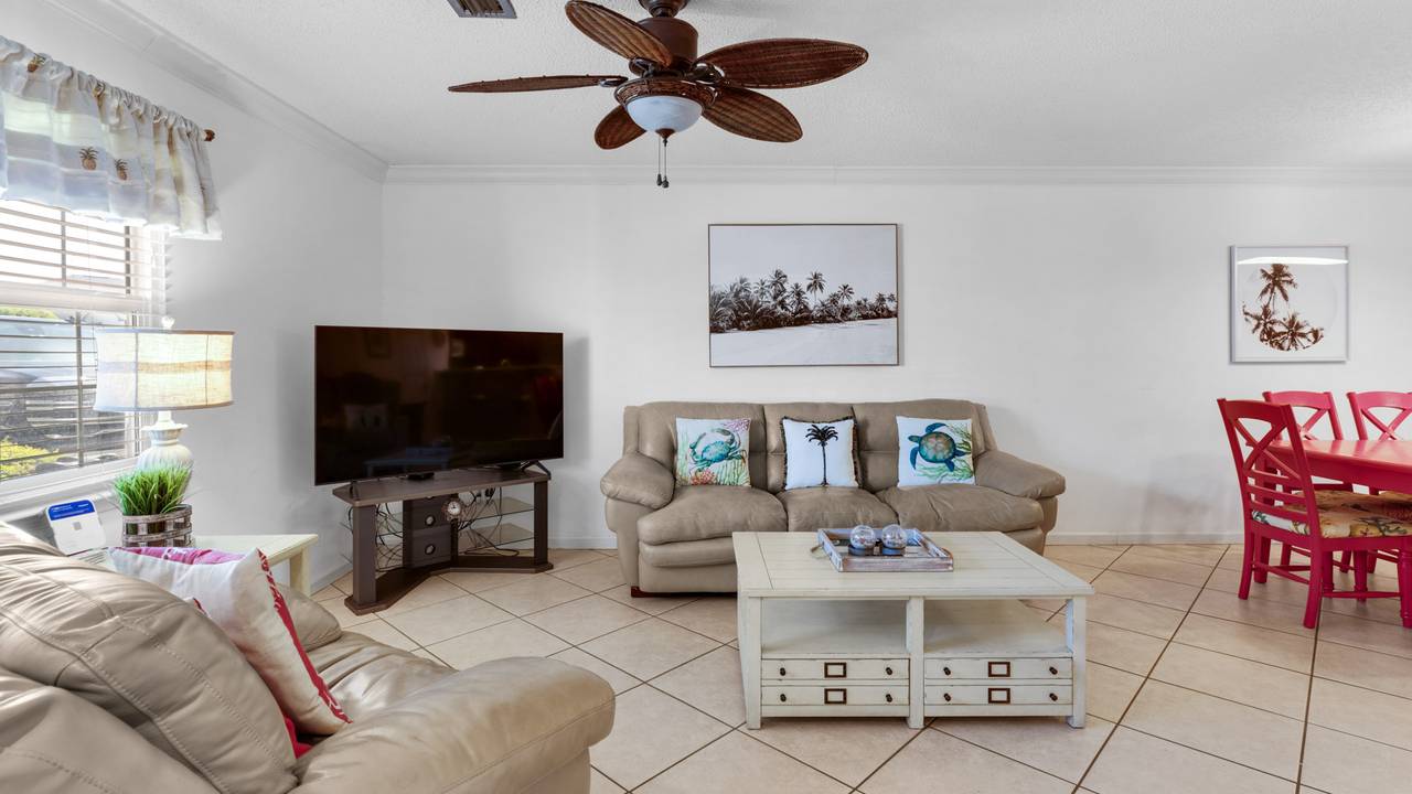 Woodland Shores 11 - Living Area Woodland Shores 11 - Living Area