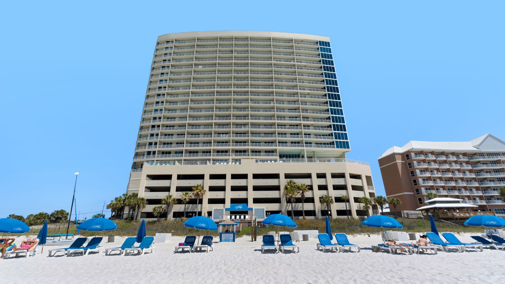 Palazzo Condominium Grounds & Amenities