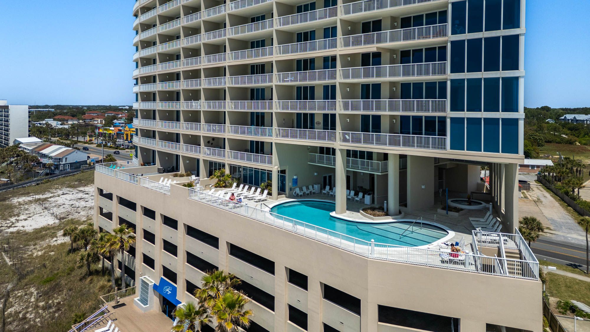 Palazzo Condominium Grounds & Amenities