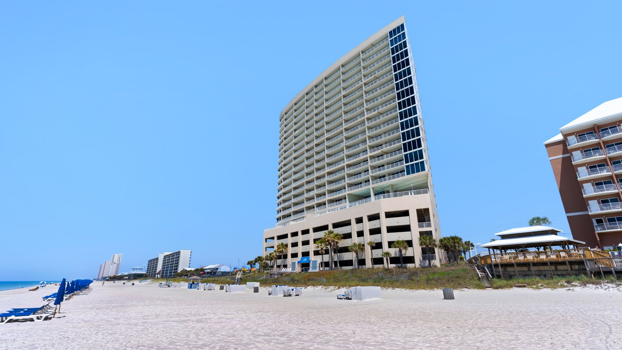 Palazzo Condominium Grounds & Amenities