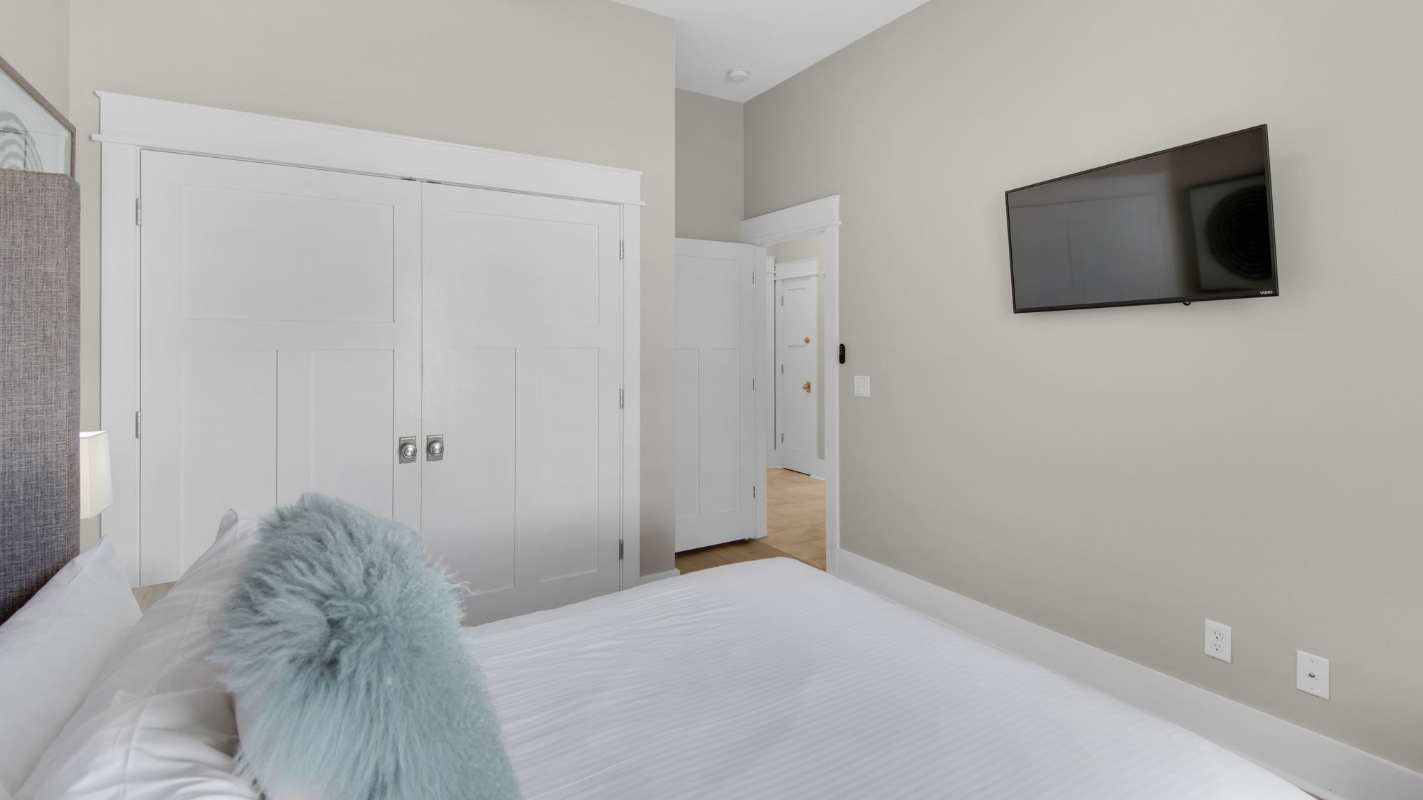 The Bee's Knees: 1st Floor Bedroom