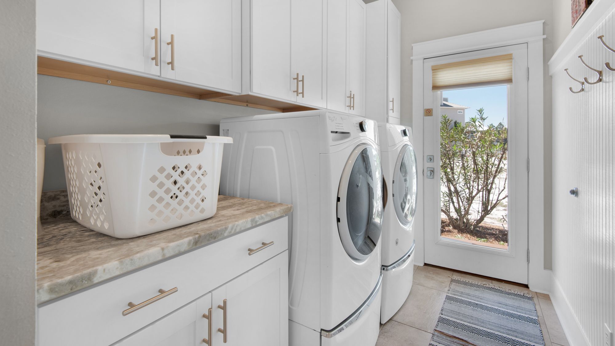 The Bee's Knees: 1st Floor Laundry area