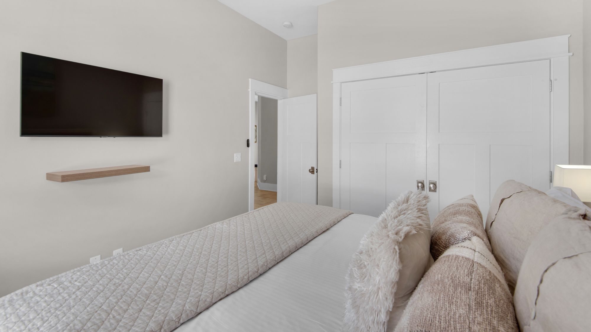 The Bee's Knees: 1st Floor Bedroom