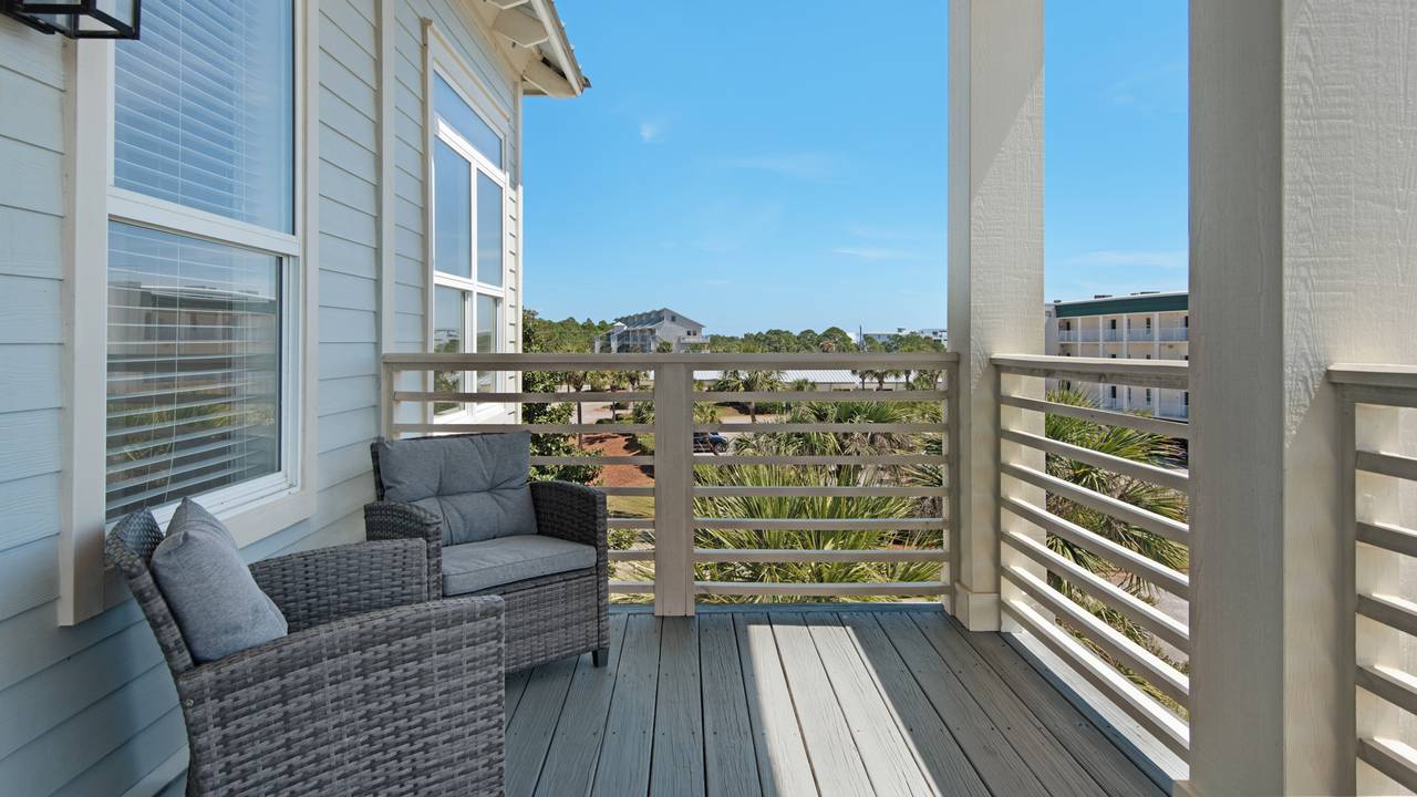 The Bee's Knees: 3rd Floor Private balcony The Bee's Knees: 3rd Floor Private balcony