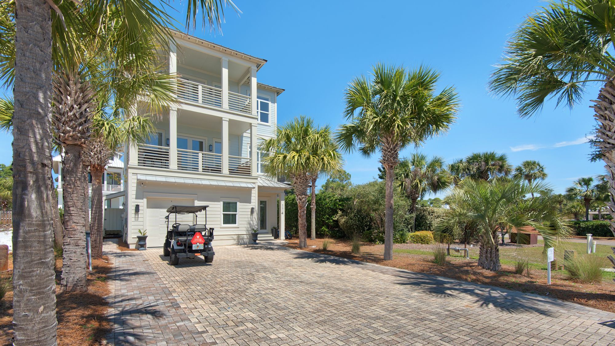 The Bee's Knees: Front view w/ Golf Cart