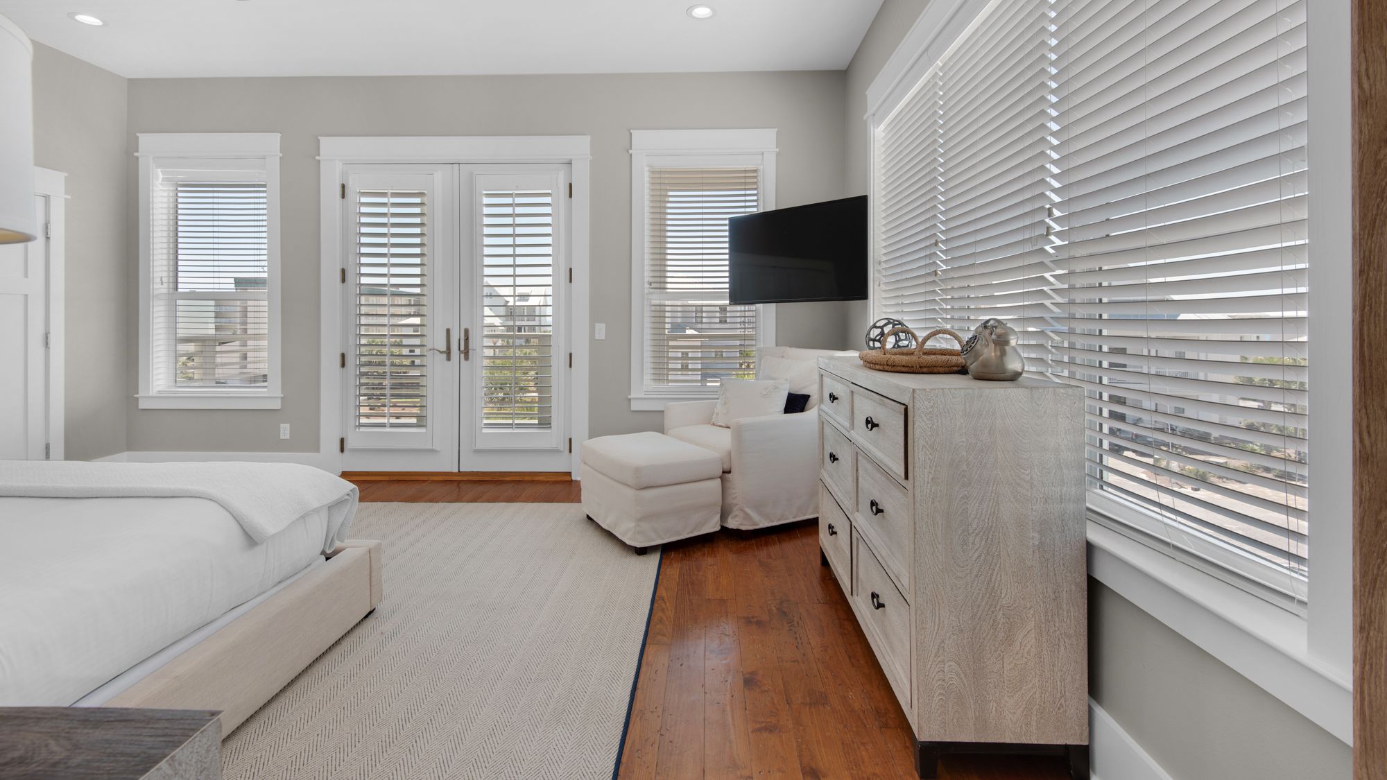 The Bee's Knees: 3rd Floor Master Bedroom