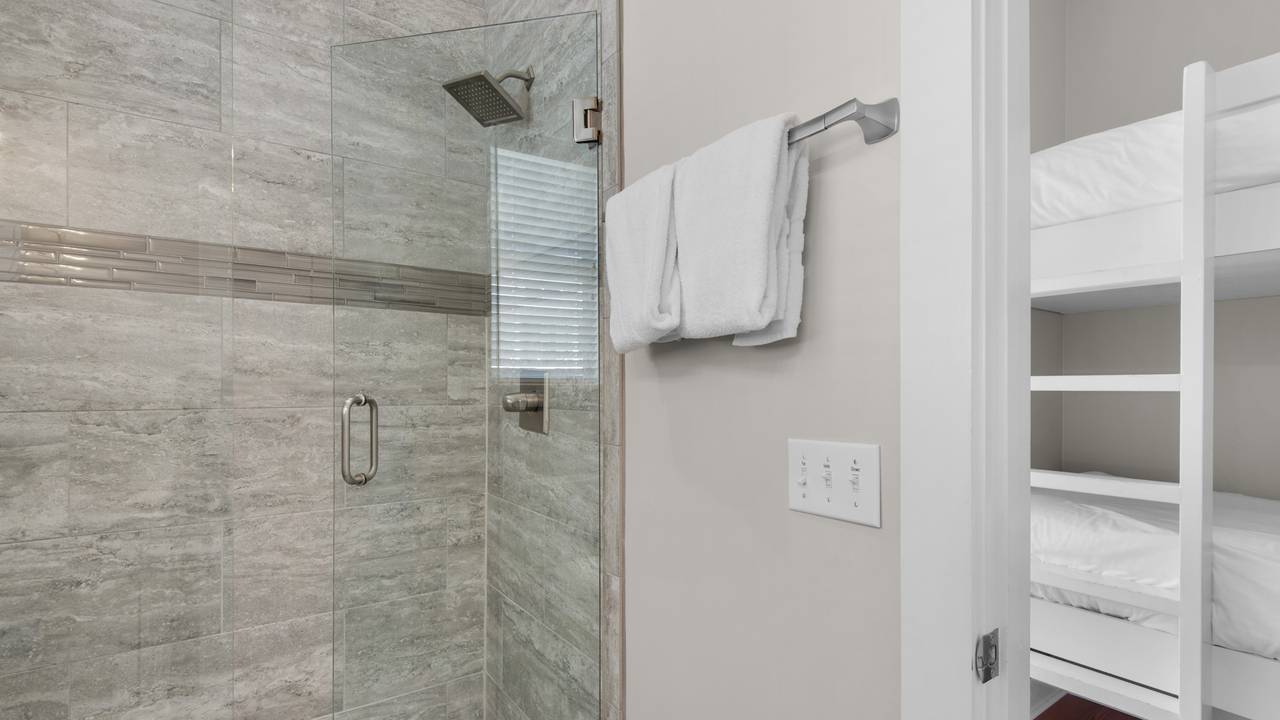 The Bee's Knees: 2nd Floor Bathroom The Bee's Knees: 2nd Floor Bathroom