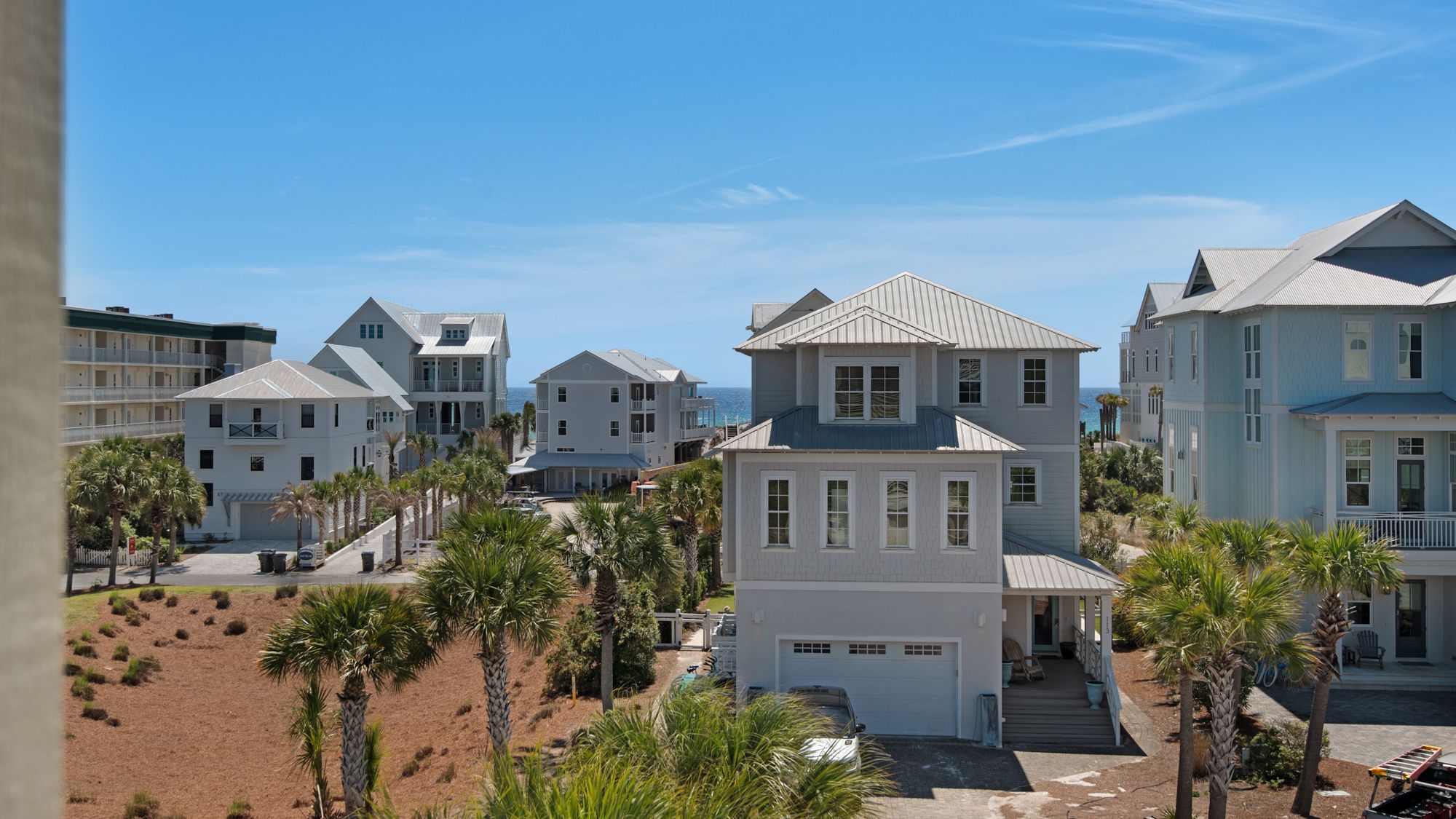 The Bee's Knees: 3rd Floor Private balcony views