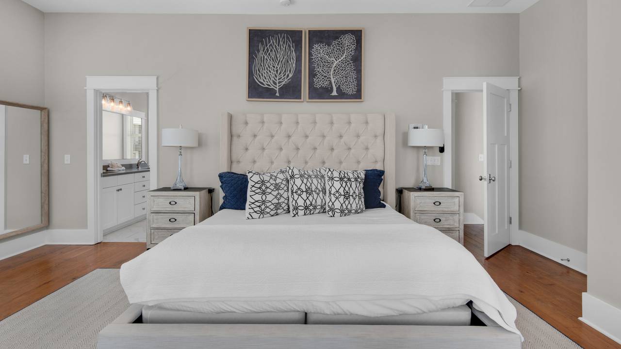 The Bee's Knees: 3rd Floor Master Bedroom The Bee's Knees: 3rd Floor Master Bedroom