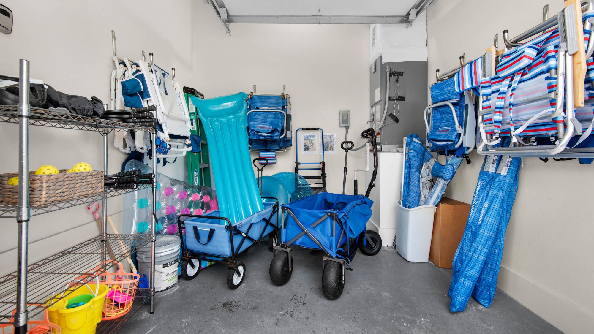 The Bee's Knees - Beach Items