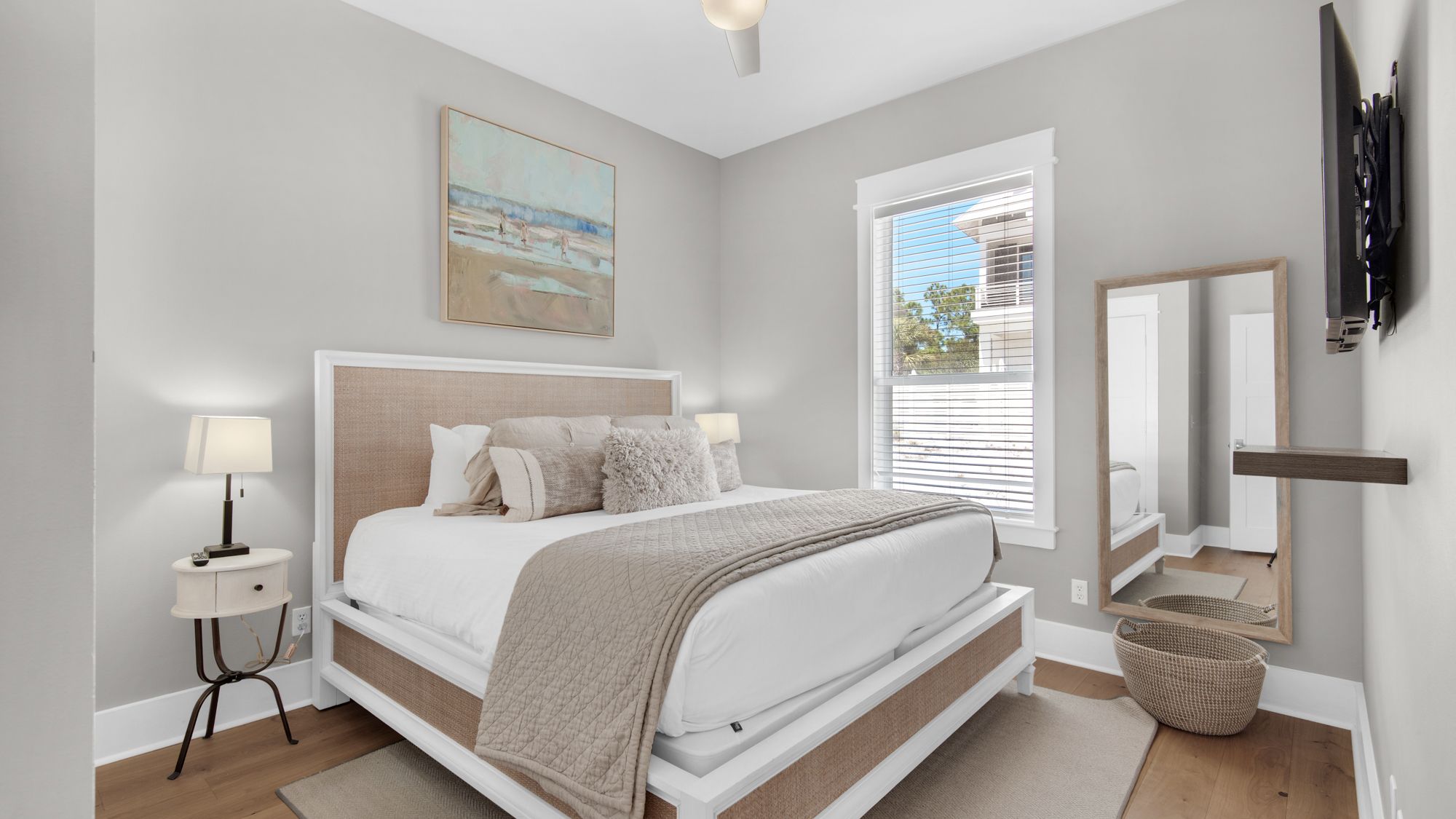 The Bee's Knees: 1st Floor Bedroom