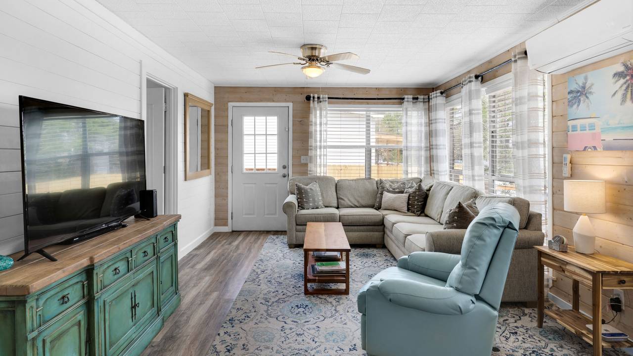 Coastal Charm: Living area Coastal Charm: Living area