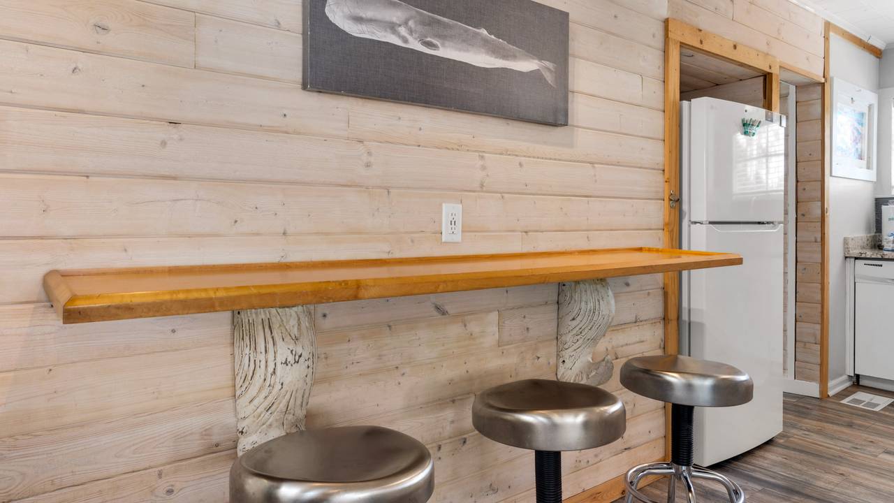 Coastal Charm: Breakfast Bar Coastal Charm: Breakfast Bar