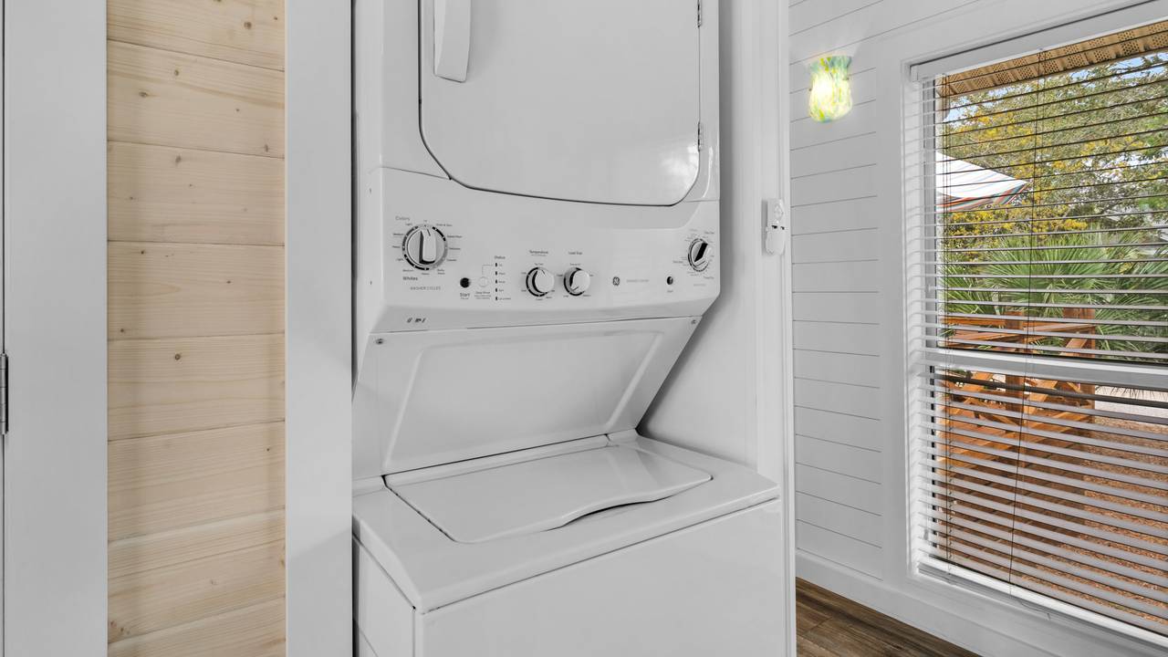 Coastal Charm: Washer & Dryer Coastal Charm: Washer & Dryer