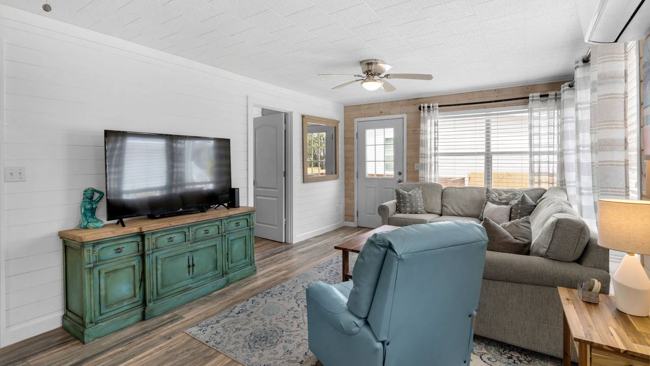 Coastal Charm: Living area Coastal Charm: Living area