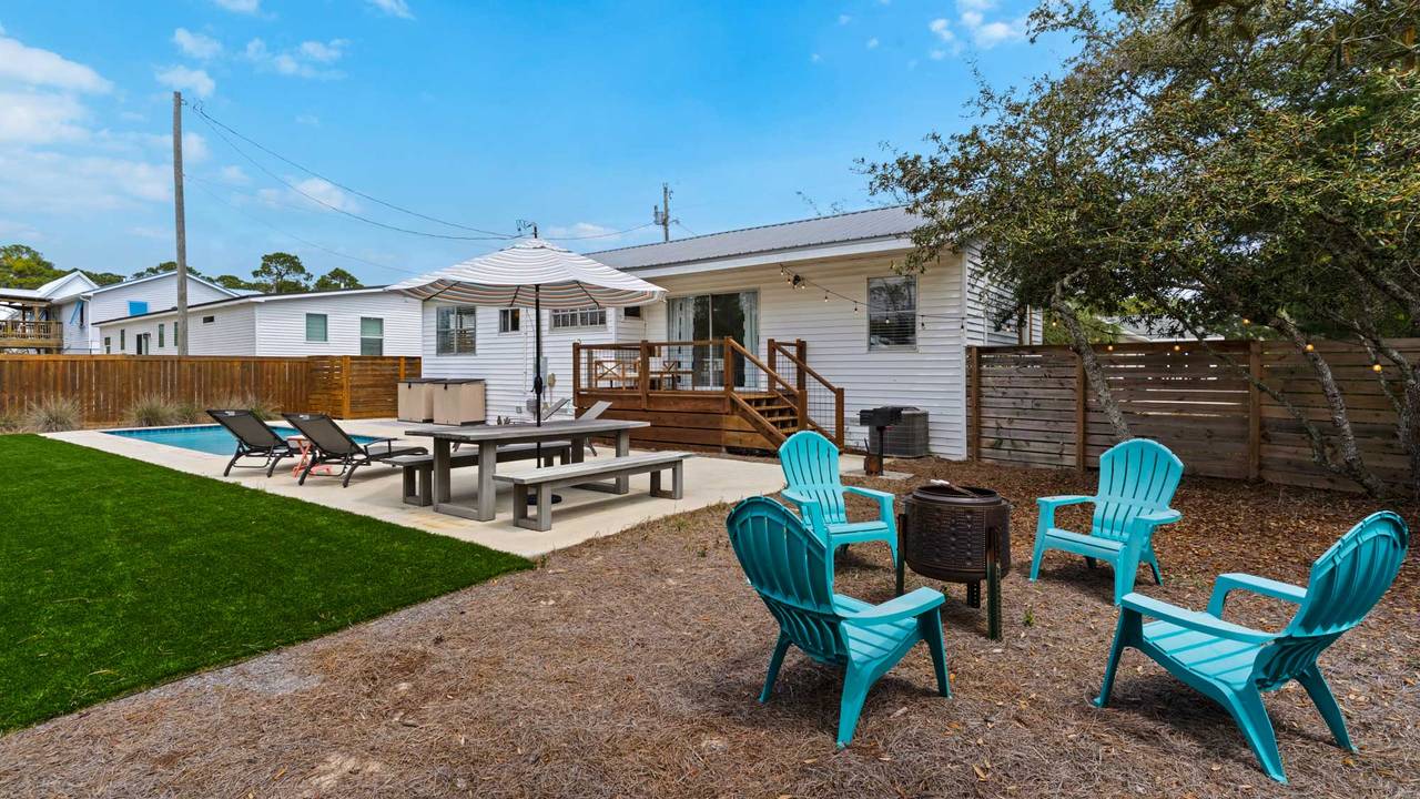 Coastal Charm: Private Backyard w/ Pool, Picnic table & Fire pit Coastal Charm: Private Backyard w/ Pool, Picnic table & Fire pit