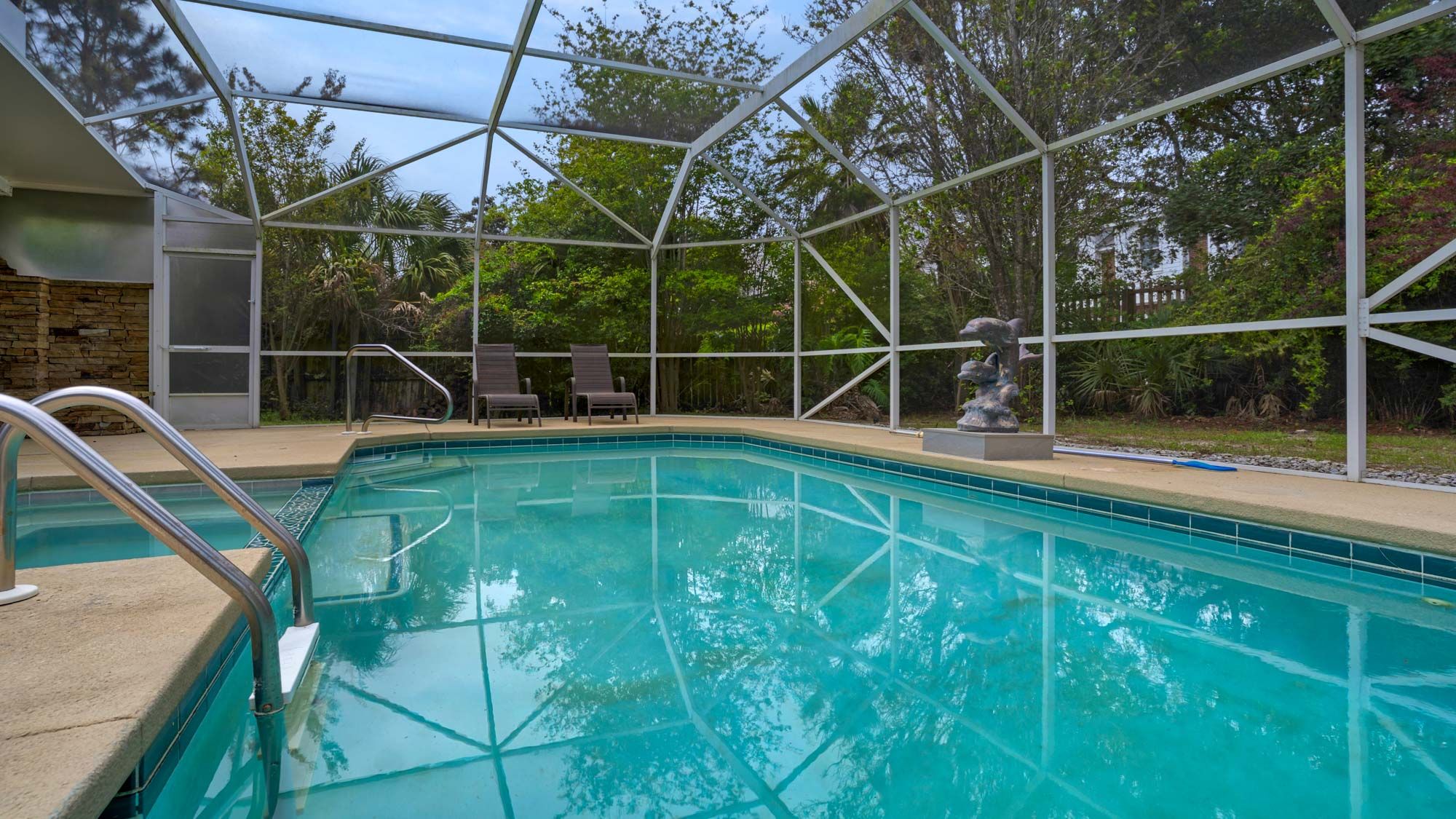 18 Initial Ln: Screened in Pool area