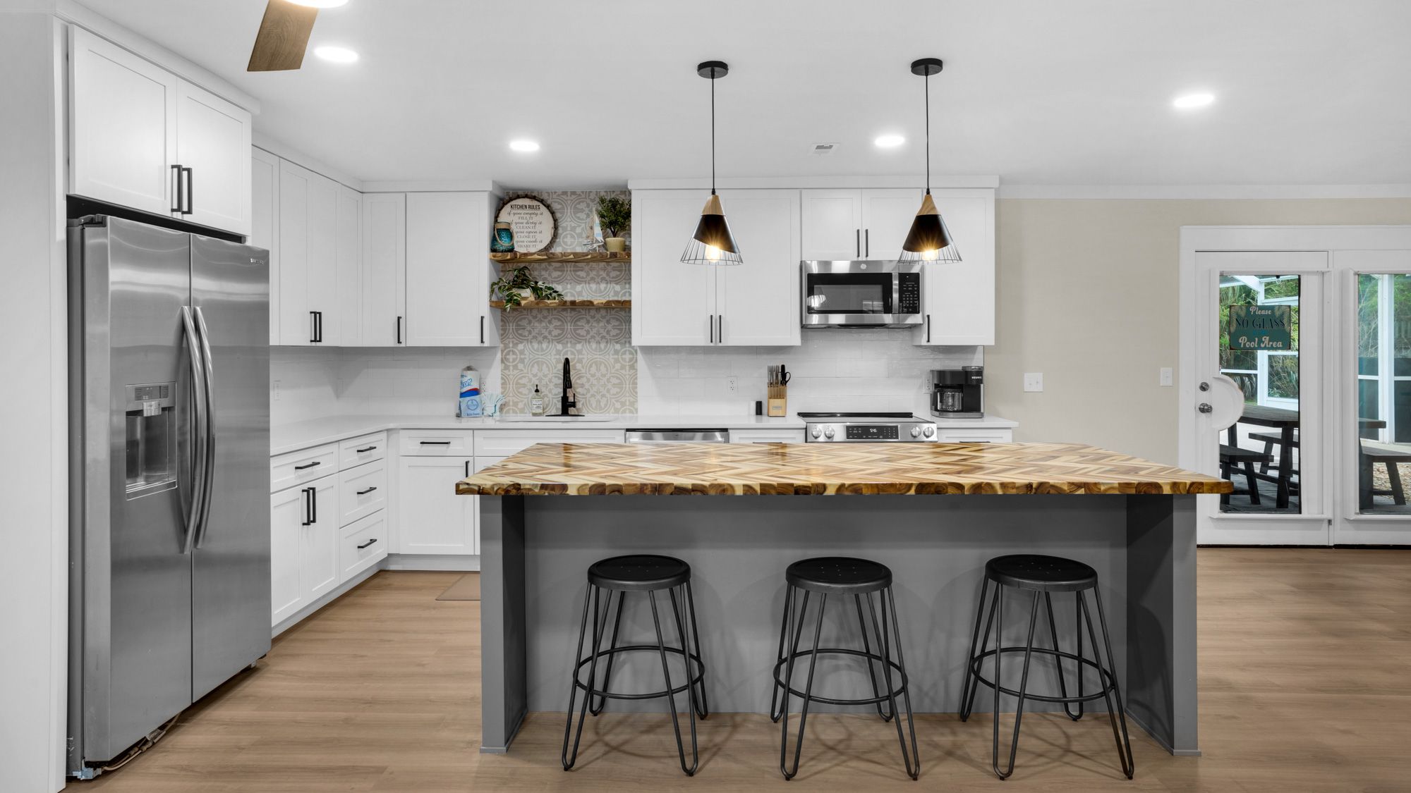 18 Initial Ln: Kitchen