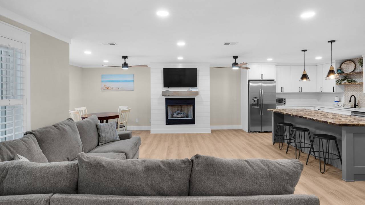 18 Initial Ln: Living area 18 Initial Ln: Living area