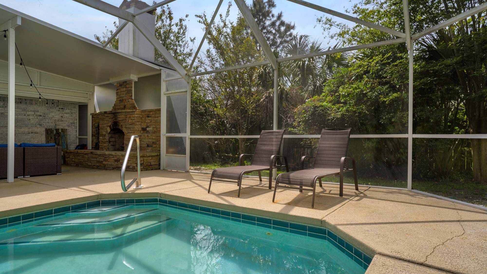 18 Initial Ln: Screened in Pool area