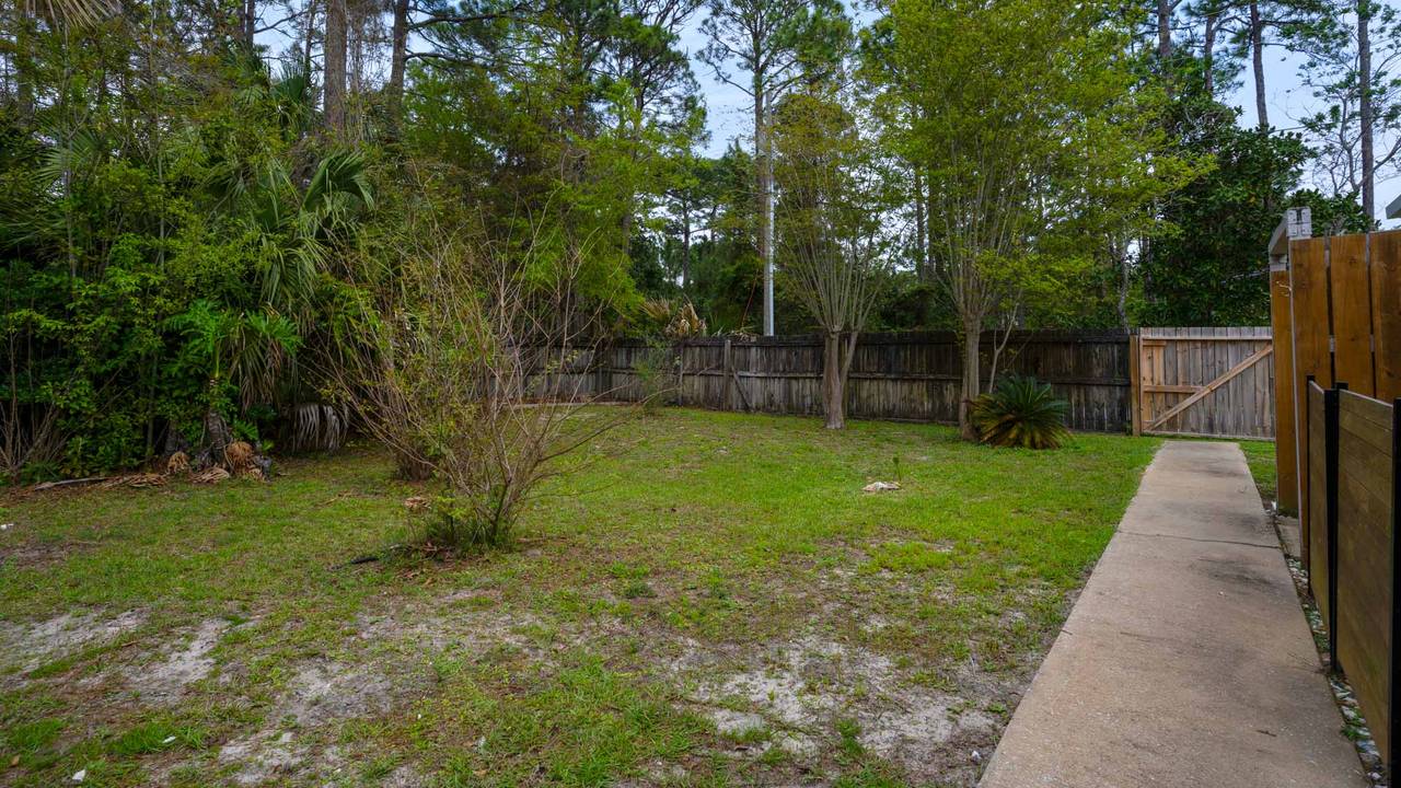 18 Initial Ln: Backyard 18 Initial Ln: Backyard