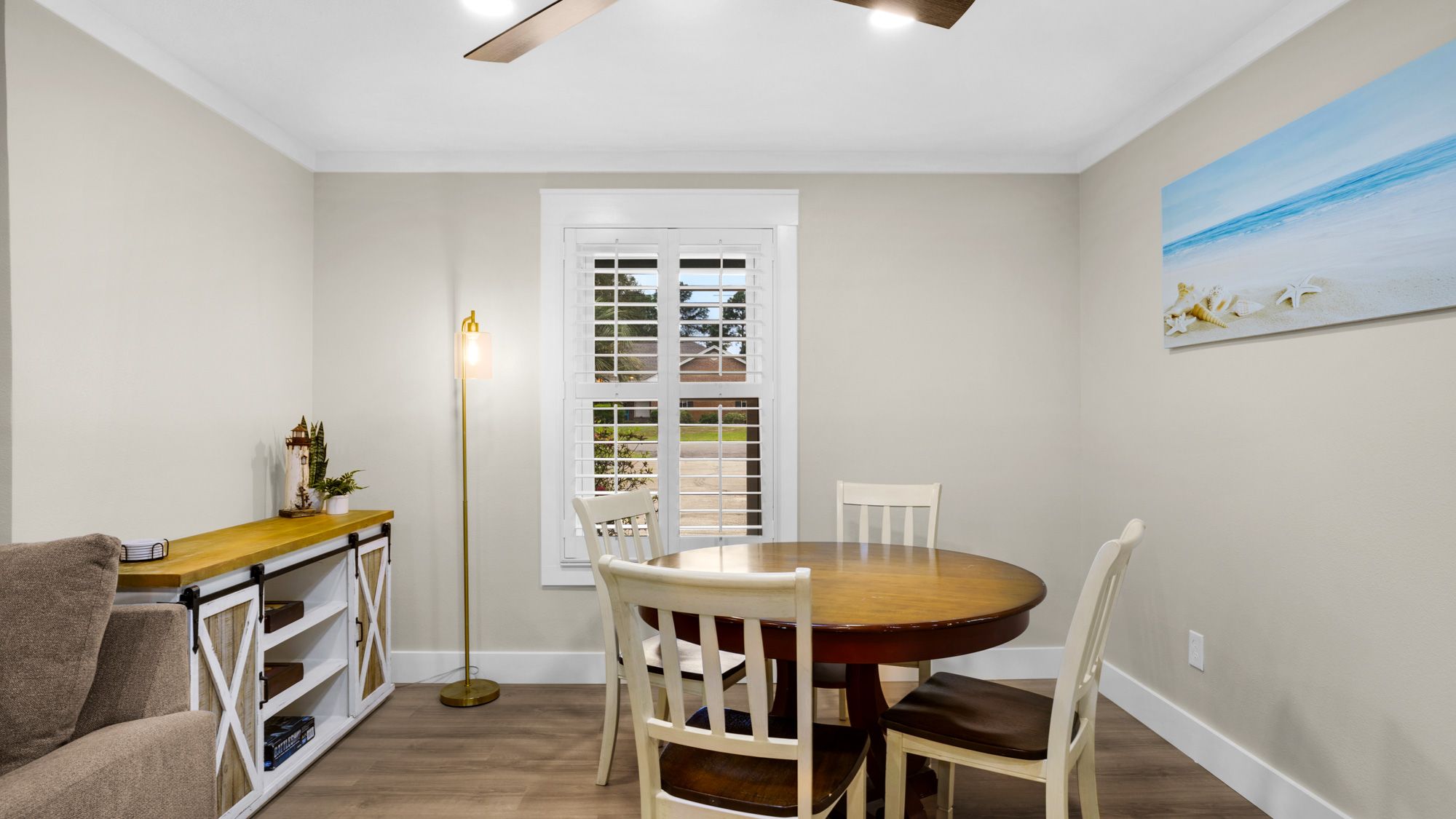 18 Initial Ln: Additional Table & Chairs