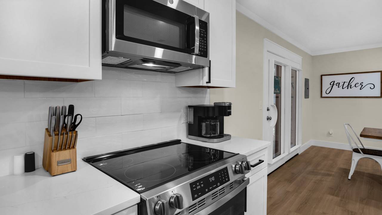 18 Initial Ln: Kitchen 18 Initial Ln: Kitchen