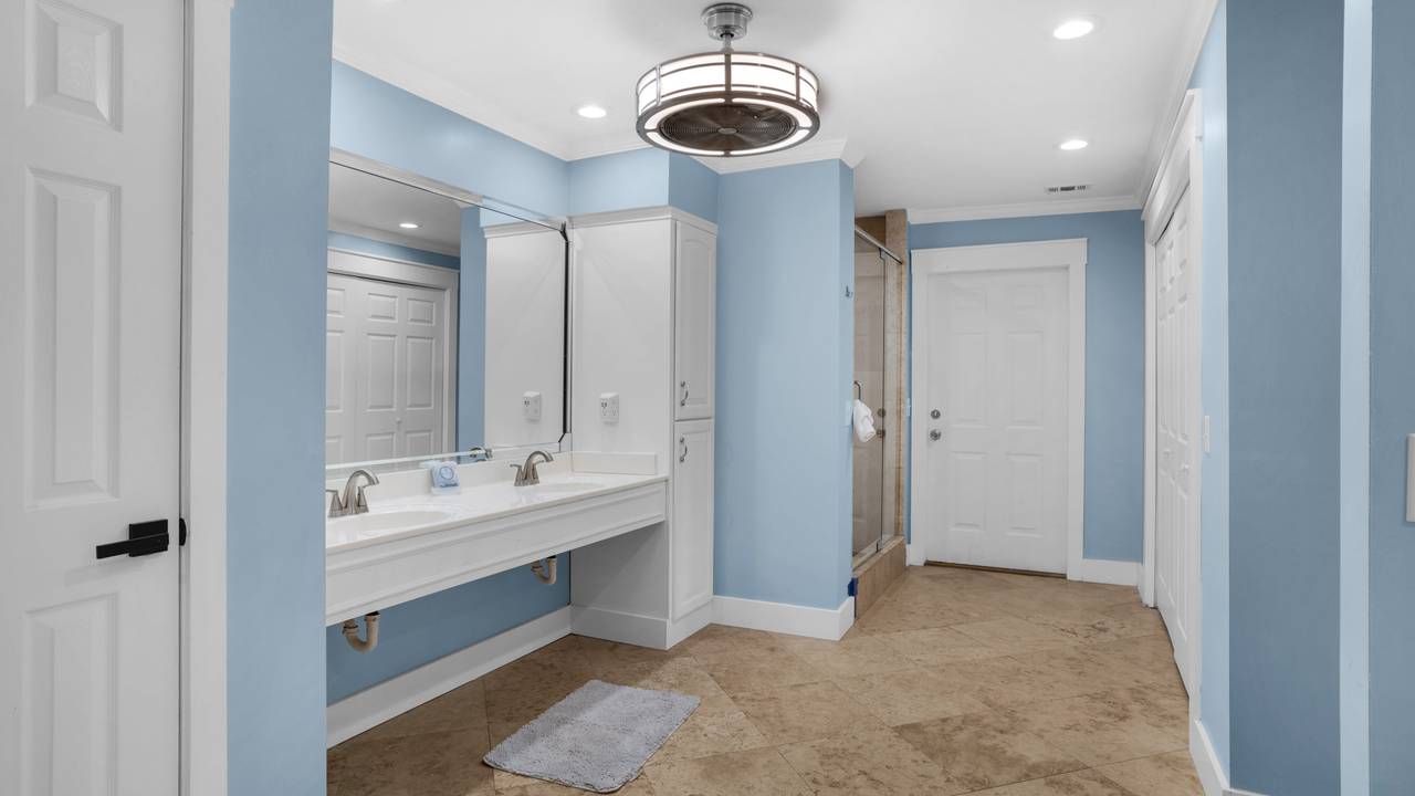 18 Initial Ln: Bathroom 1 18 Initial Ln: Bathroom 1