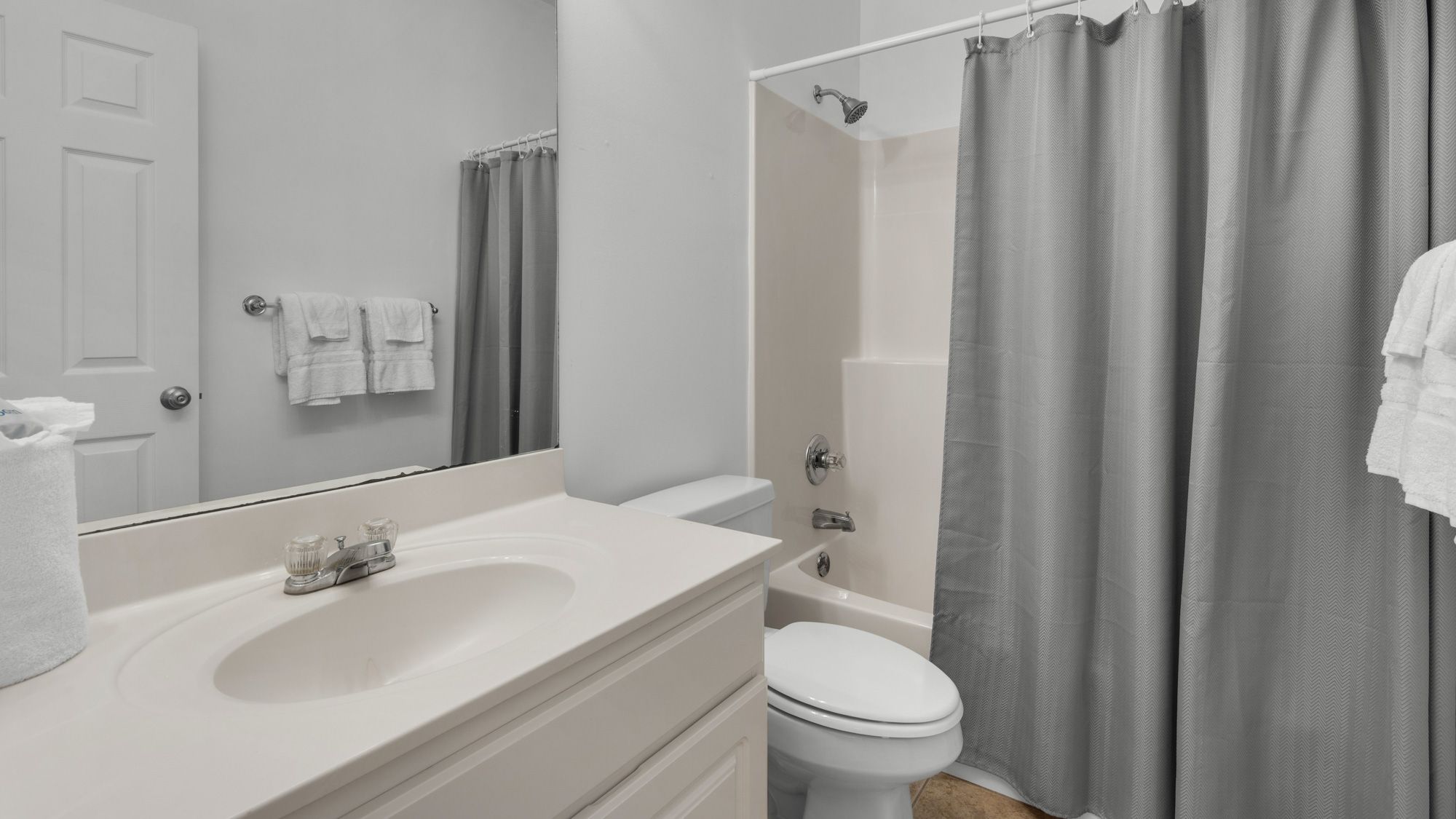 Herons Watch 6207 Private bathroom