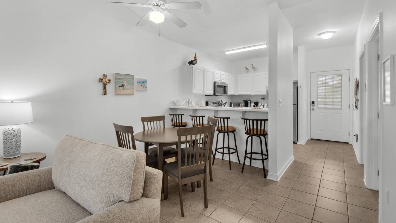 Herons Watch 6207 Dining into Kitchen area Herons Watch 6207 Dining into Kitchen area