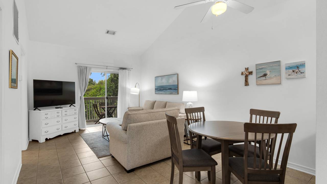 Herons Watch 6207 Dining into living area Herons Watch 6207 Dining into living area