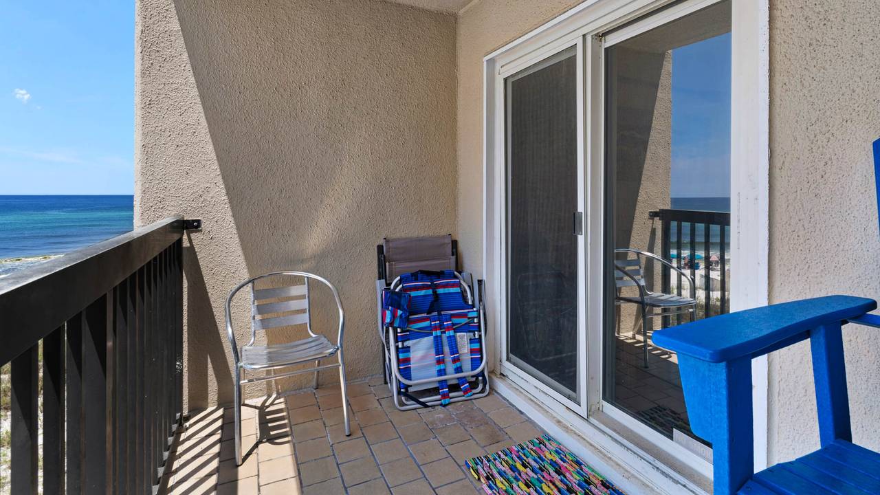 Sunnyside Up - Balcony Sunnyside Up - Balcony