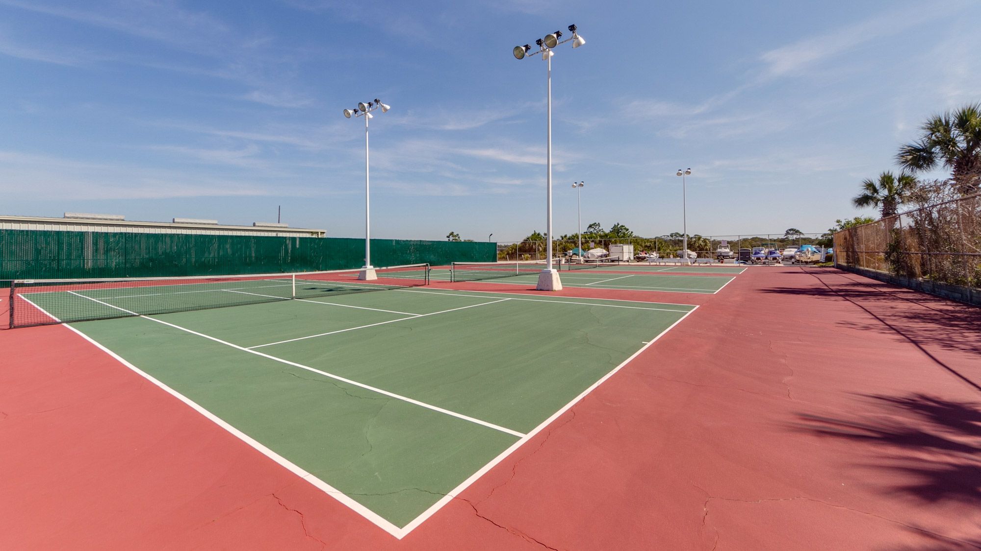 Pinnacle Port Grounds & Amenities