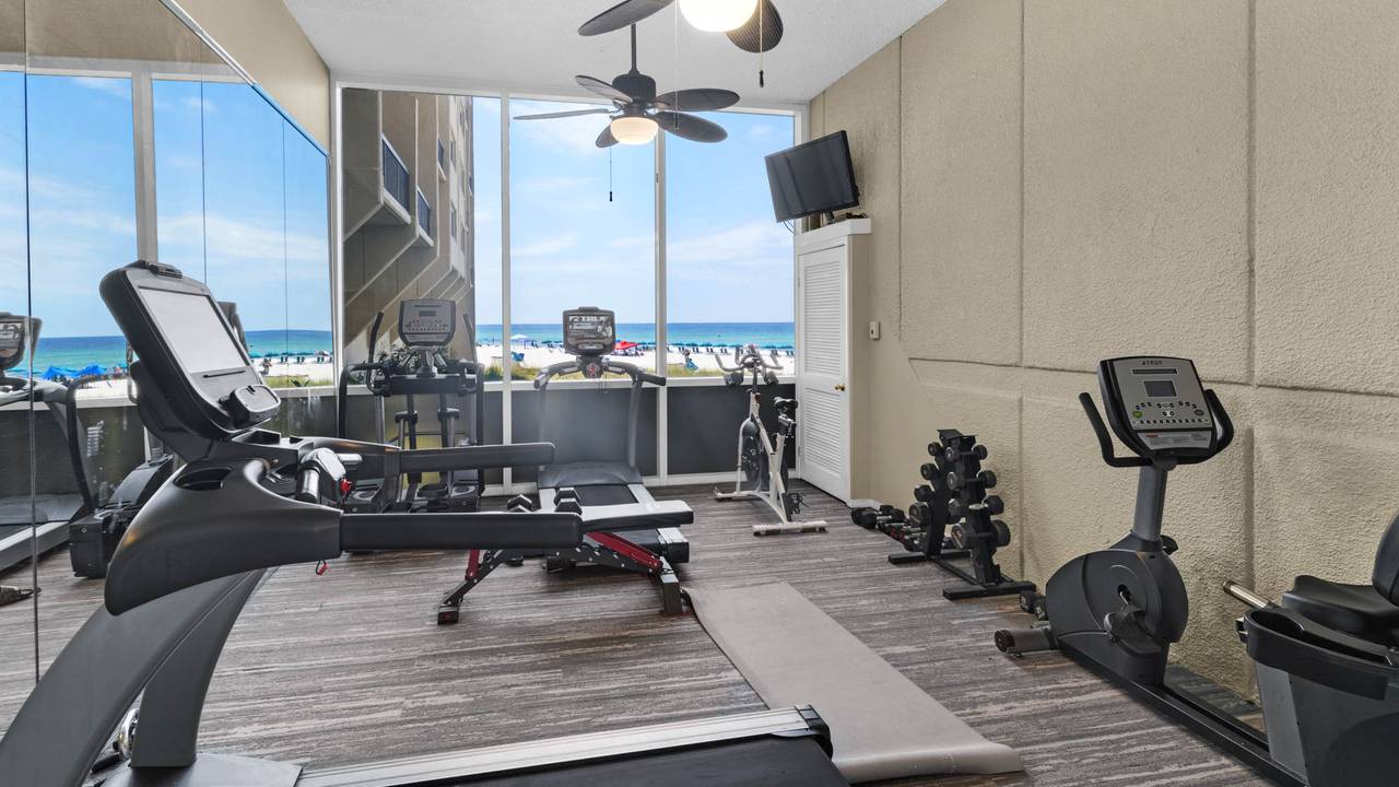 Pinnacle Port Grounds & Amenities Pinnacle Port Grounds & Amenities