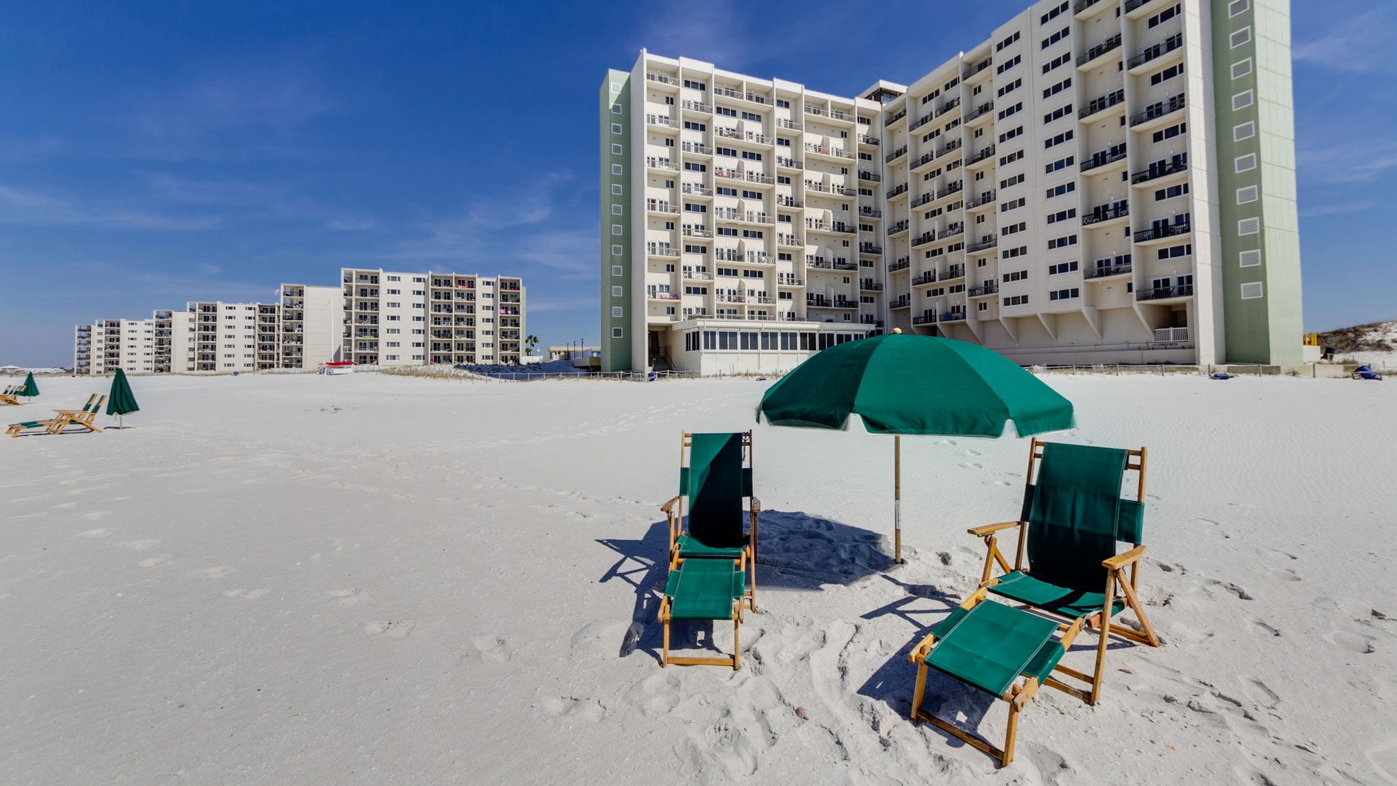 Pinnacle Port Grounds & Amenities