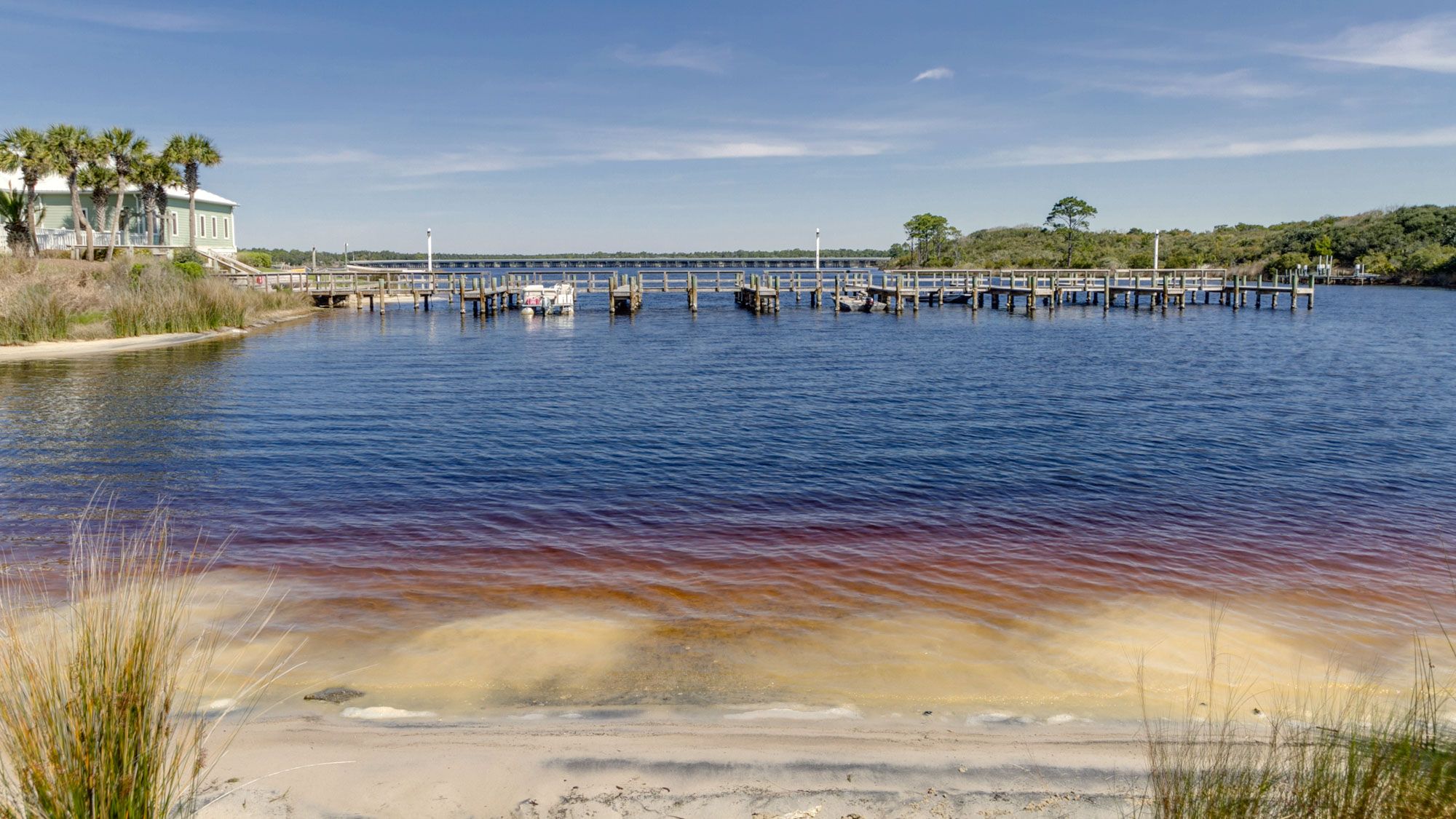 Pinnacle Port Grounds & Amenities