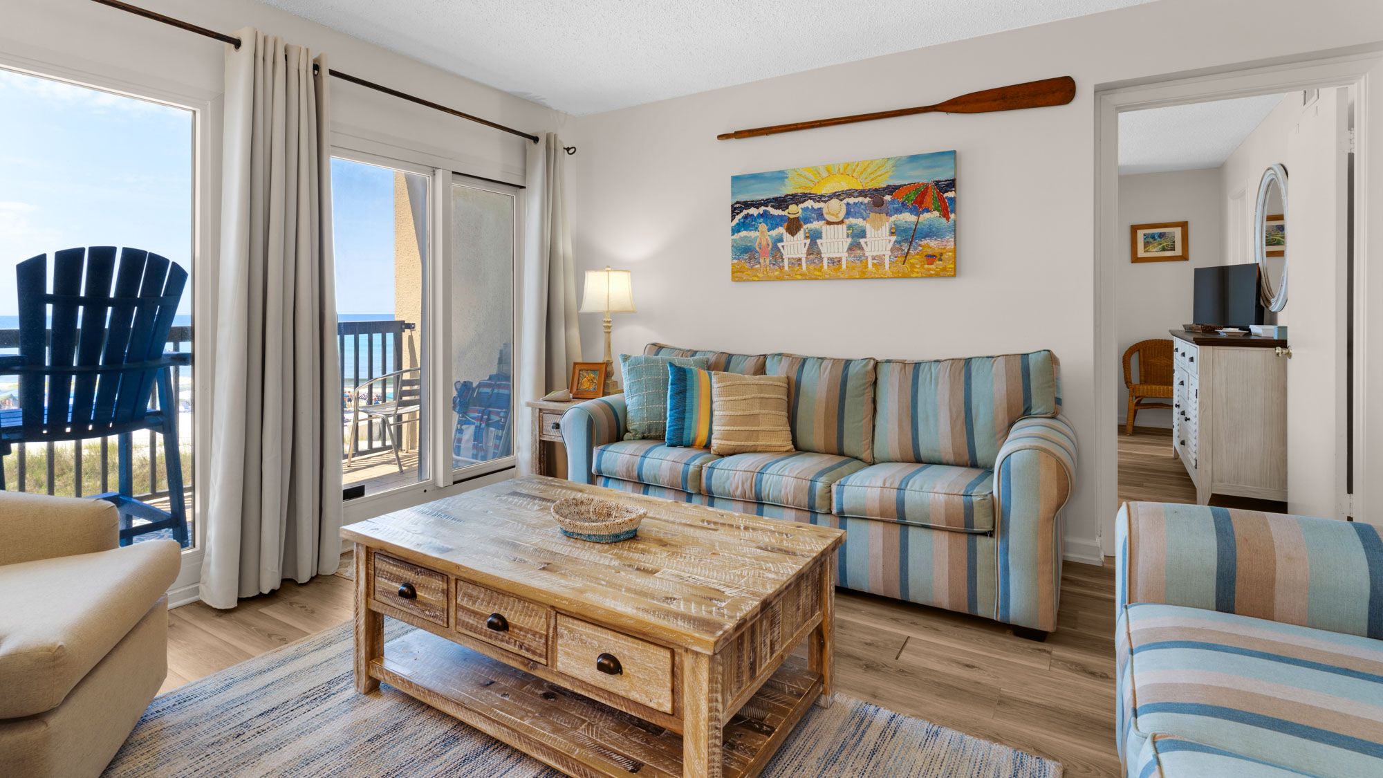 Sunnyside Up - Living area