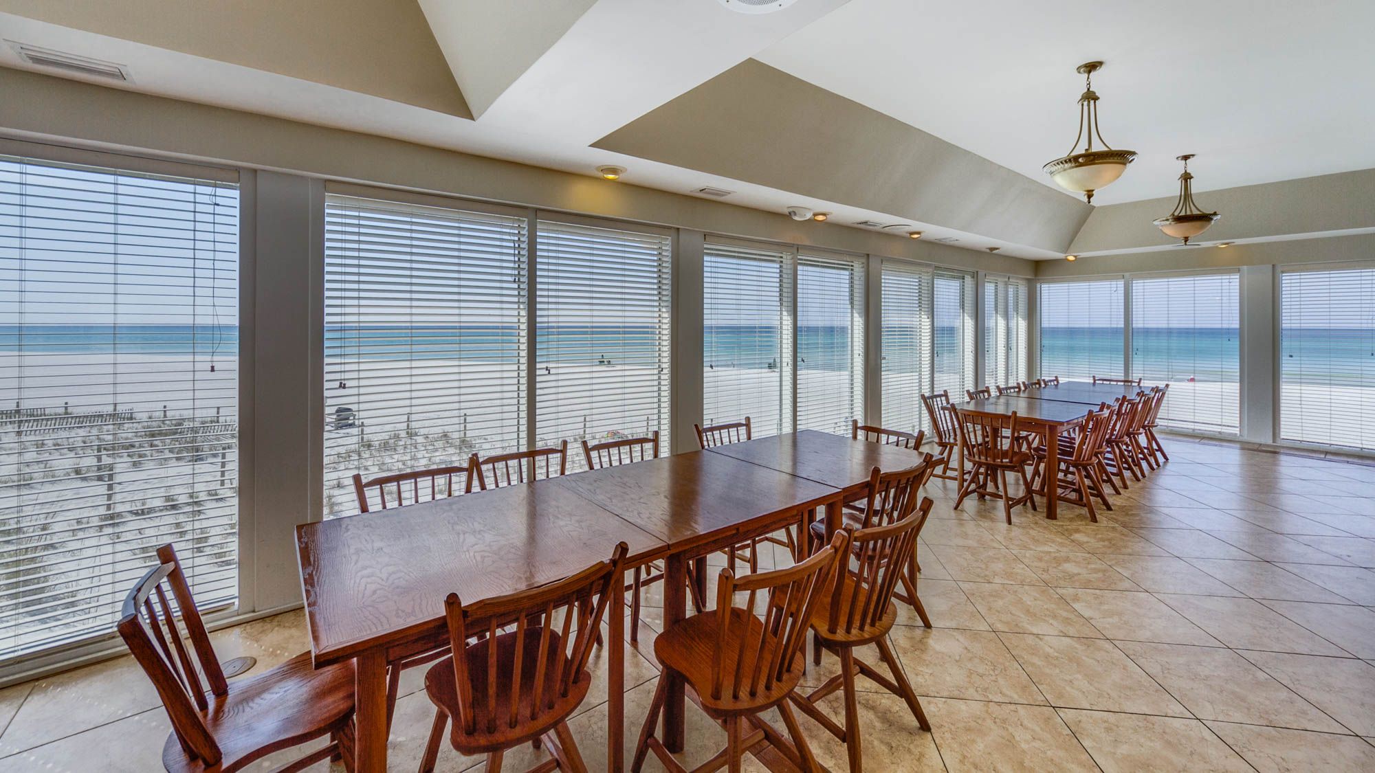 Pinnacle Port Grounds & Amenities