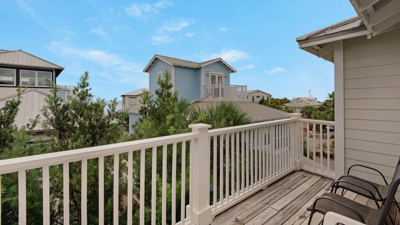 Just Add Salt - 3rd floor: Private Balcony Just Add Salt - 3rd floor: Private Balcony