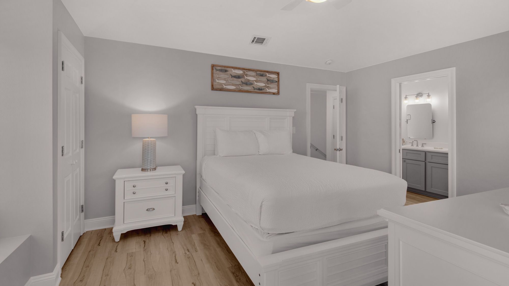 Just Add Salt - 3rd floor: Queen Guest Bedroom